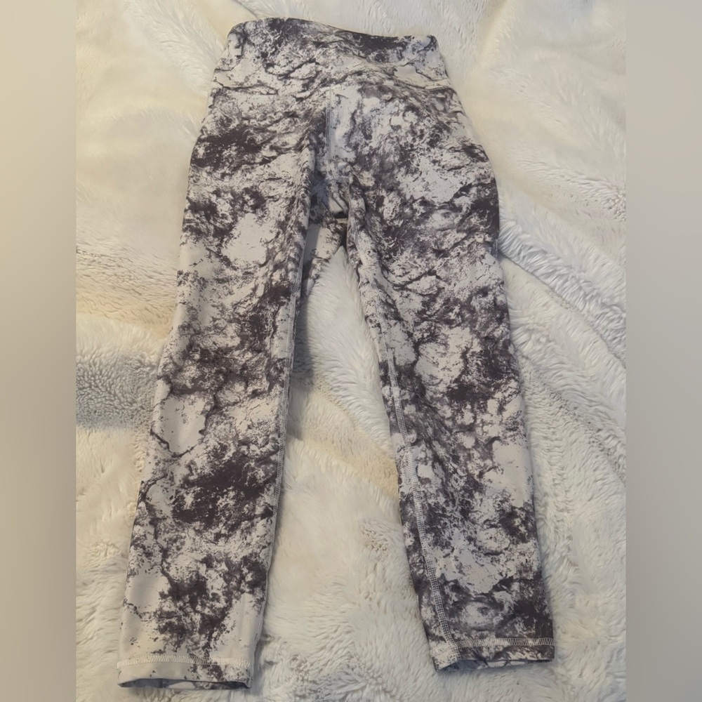 Purple & gray tie dyed printed white 3/4 leggings
